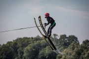 MP w skokach na nartach wodnych za motorówką, Augustów 2023
